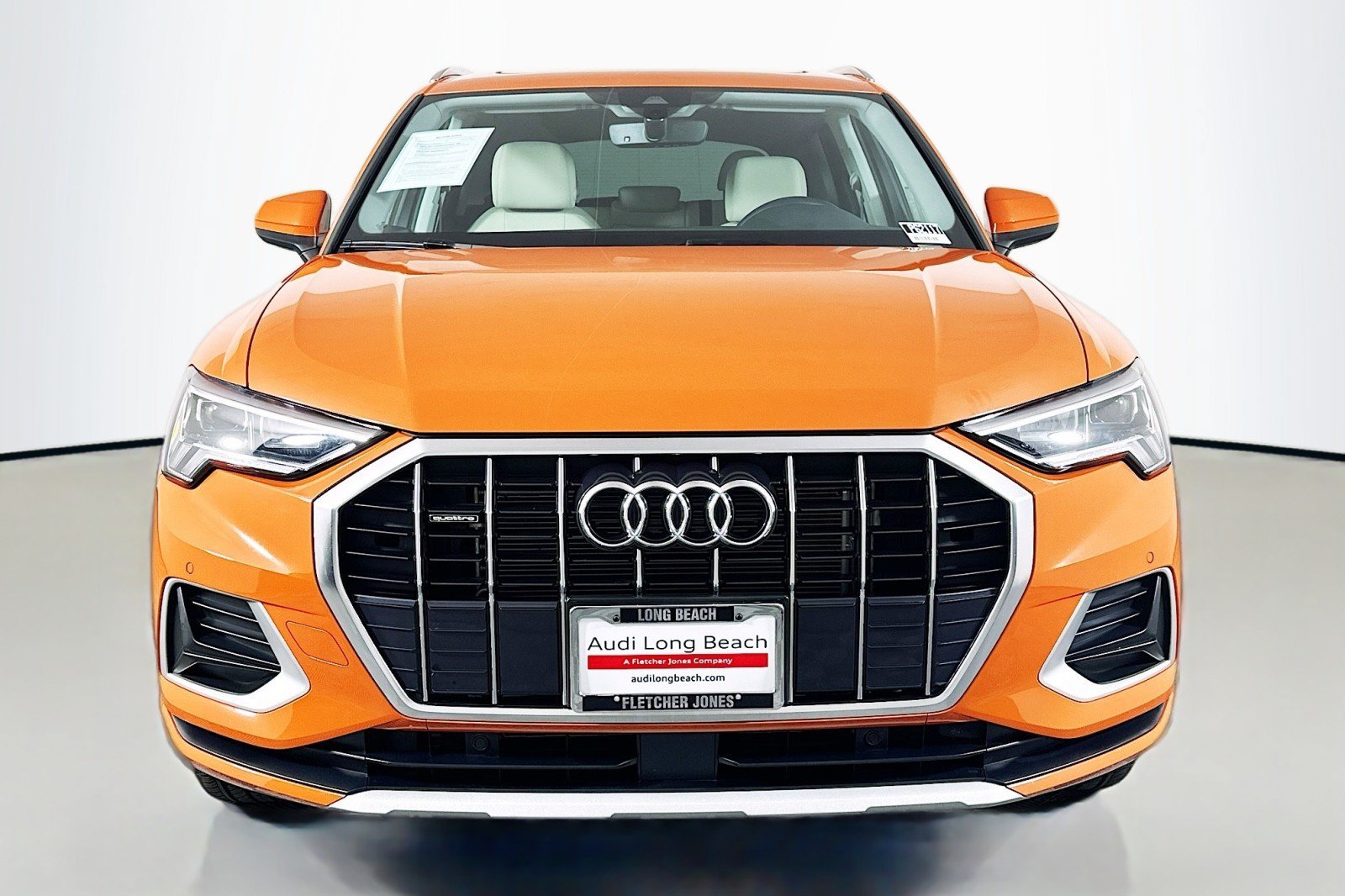 Used 2024 Audi Q3 2.0T Premium w/ Convenience Package AWD/4WD image 2