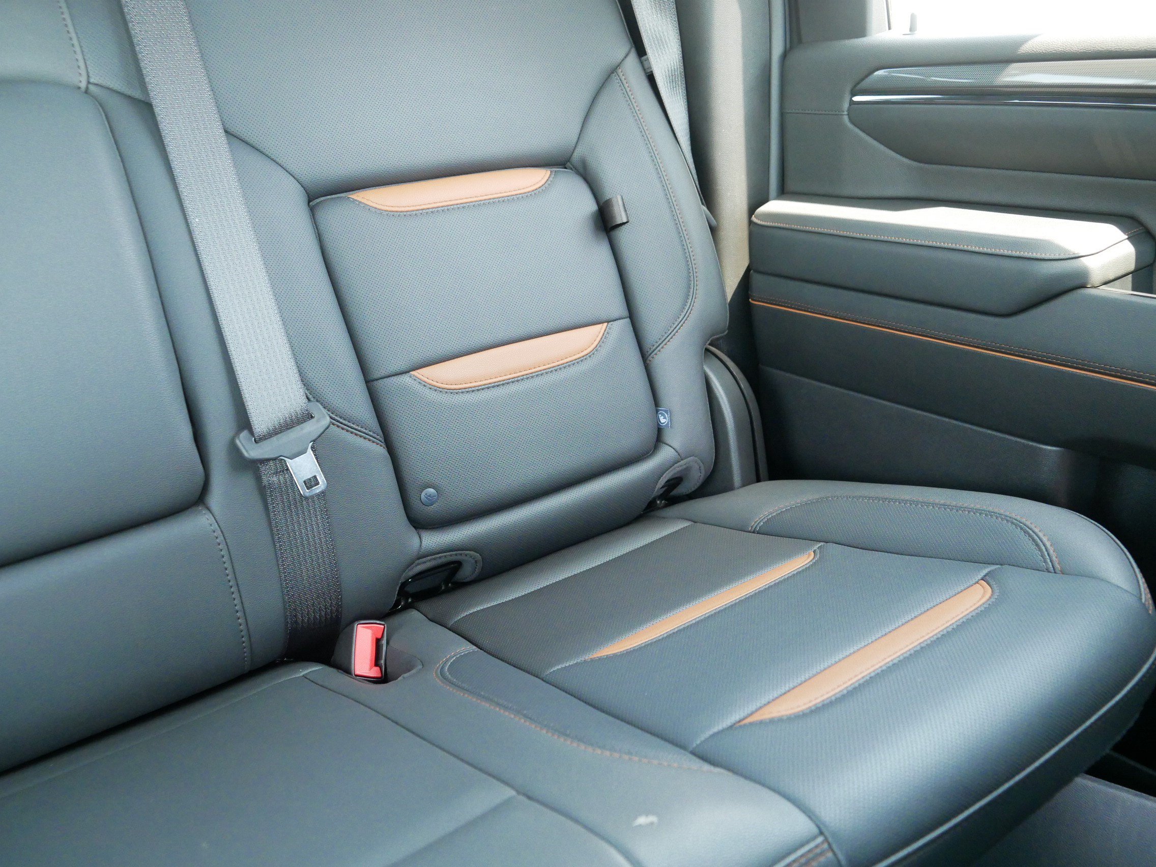 Used 2024 GMC Sierra 2500 AT4 w/ Technology Package AWD/4WD image 14
