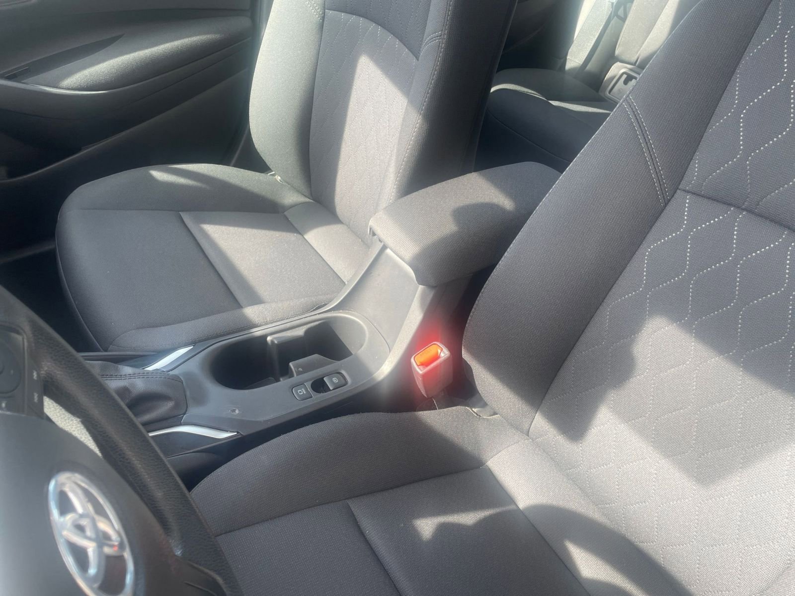 Used 2025 Toyota Corolla LE FWD image 34