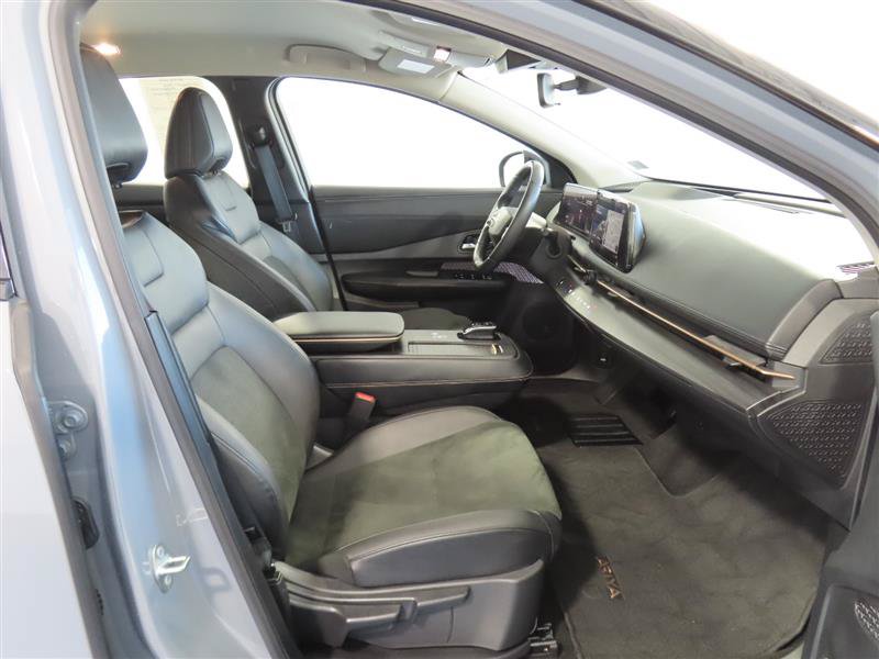 Used 2024 Nissan Ariya AWD image 39