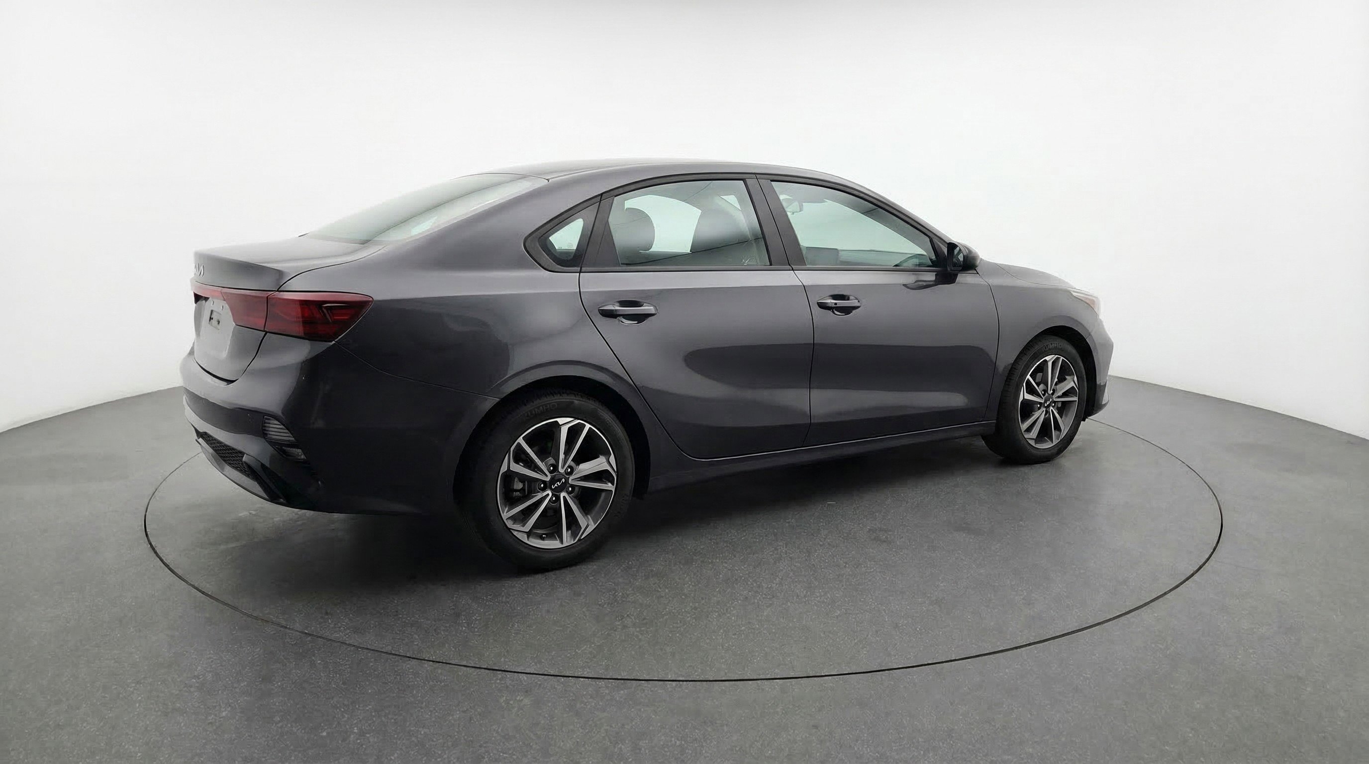 Used 2024 Kia Forte LXS image 9