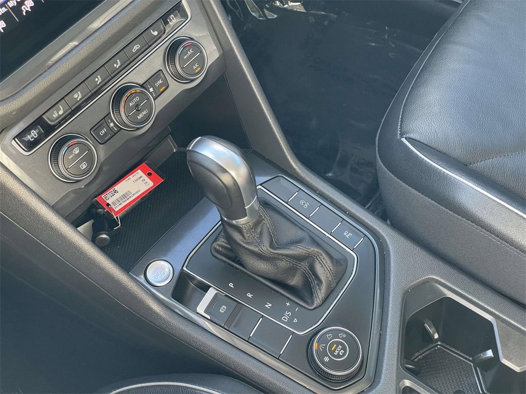Used 2019 Volkswagen Tiguan SEL Premium image 16