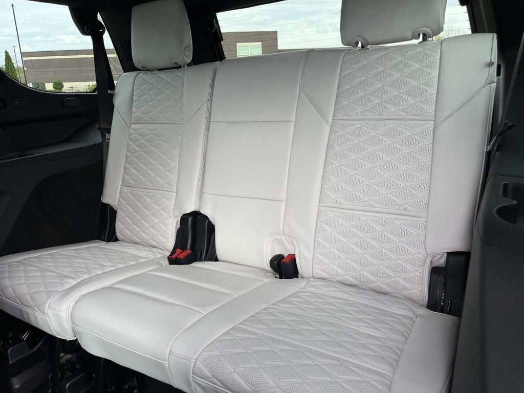 New 2026 Cadillac Escalade Platinum Sport w/ LPO, ONYX Package image 21