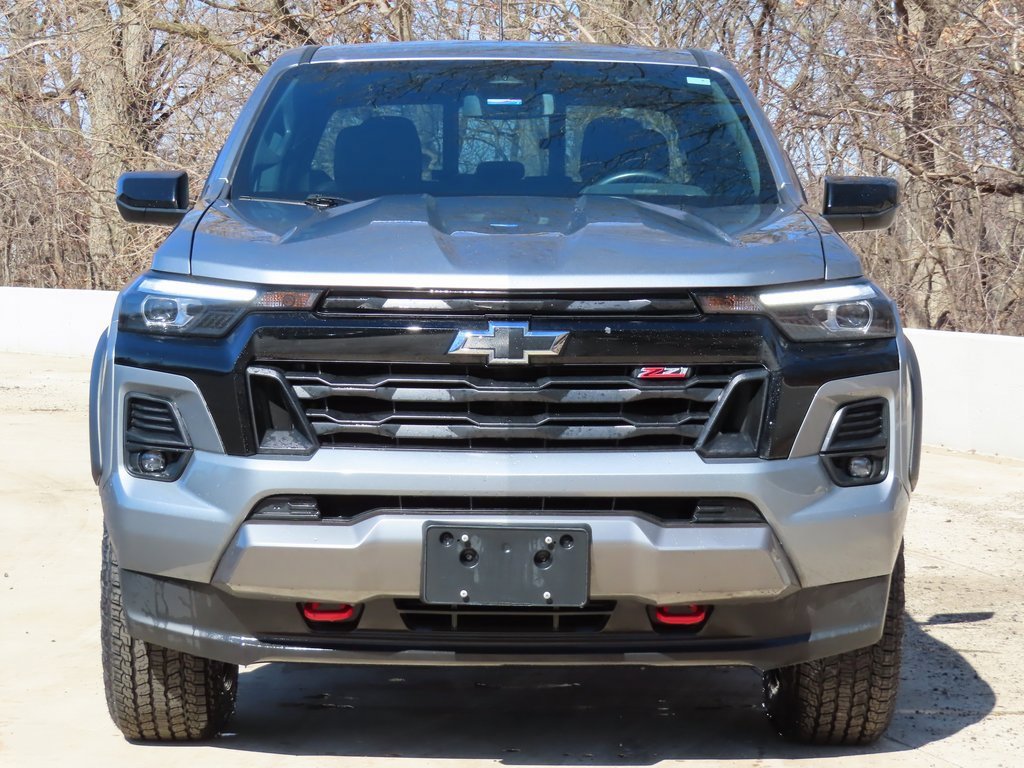 Used 2023 Chevrolet Colorado Z71 w/ Z71 Convenience Package 2 image 4