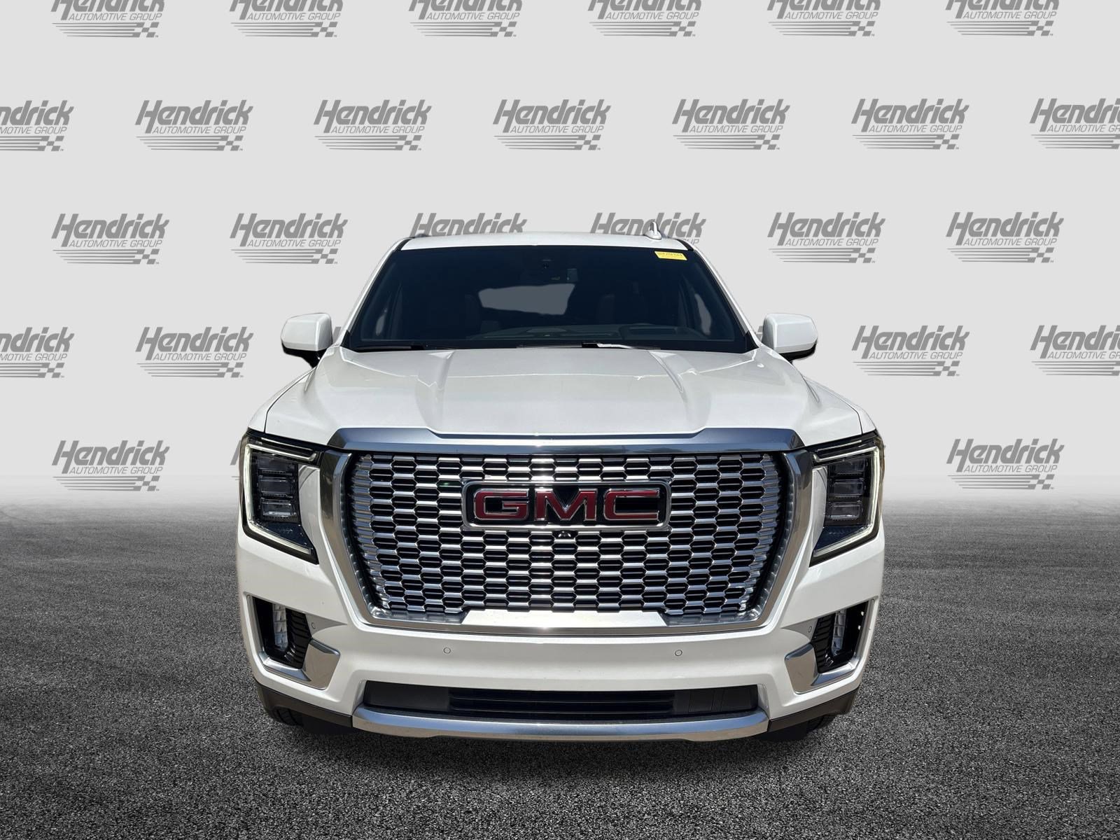 Used 2024 GMC Yukon Denali AWD/4WD image 3