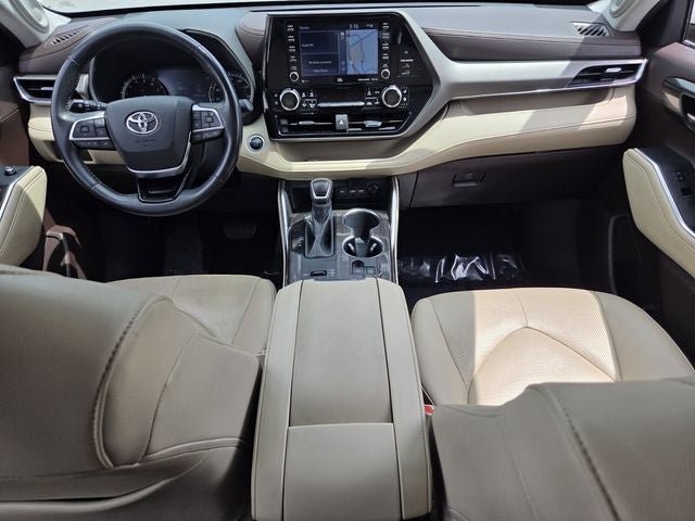 Used 2020 Toyota Highlander Limited FWD image 13