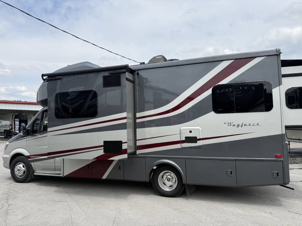 Used 2018 Mercedes-Benz Sprinter 3500 image 31