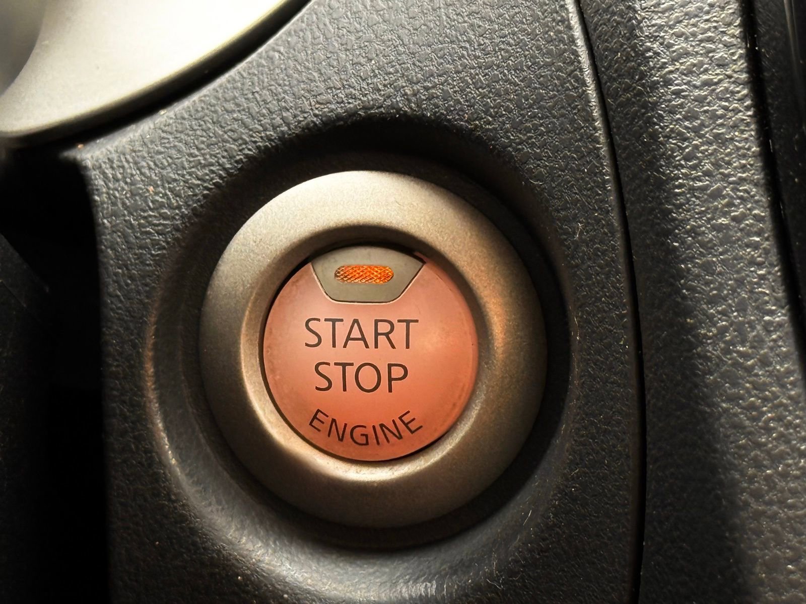 Used 2014 Nissan Juke SV w/ Navigation Package image 28