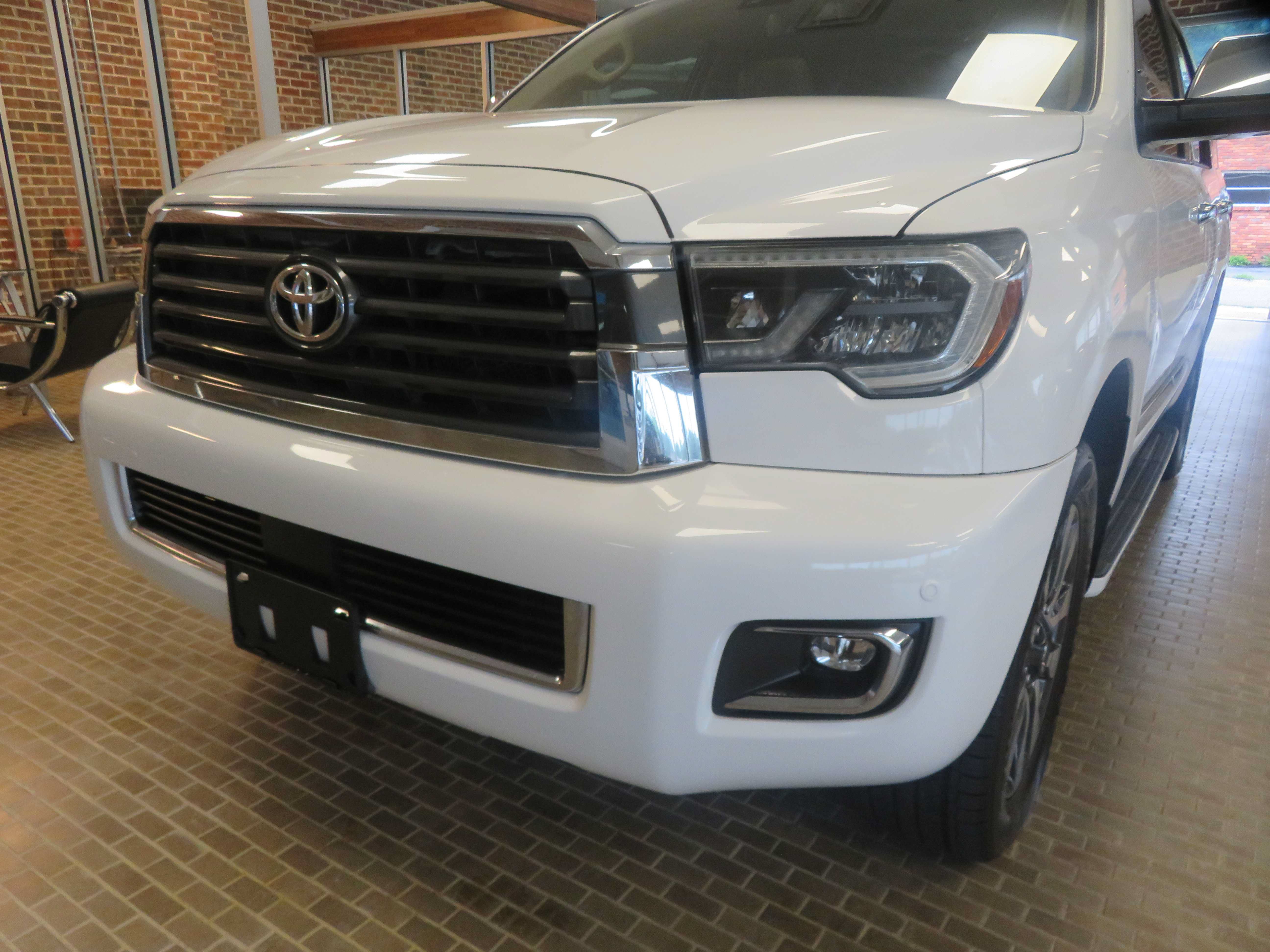 Used 2018 Toyota Sequoia Limited w/ Safety & Convenience Package AWD/4WD image 69