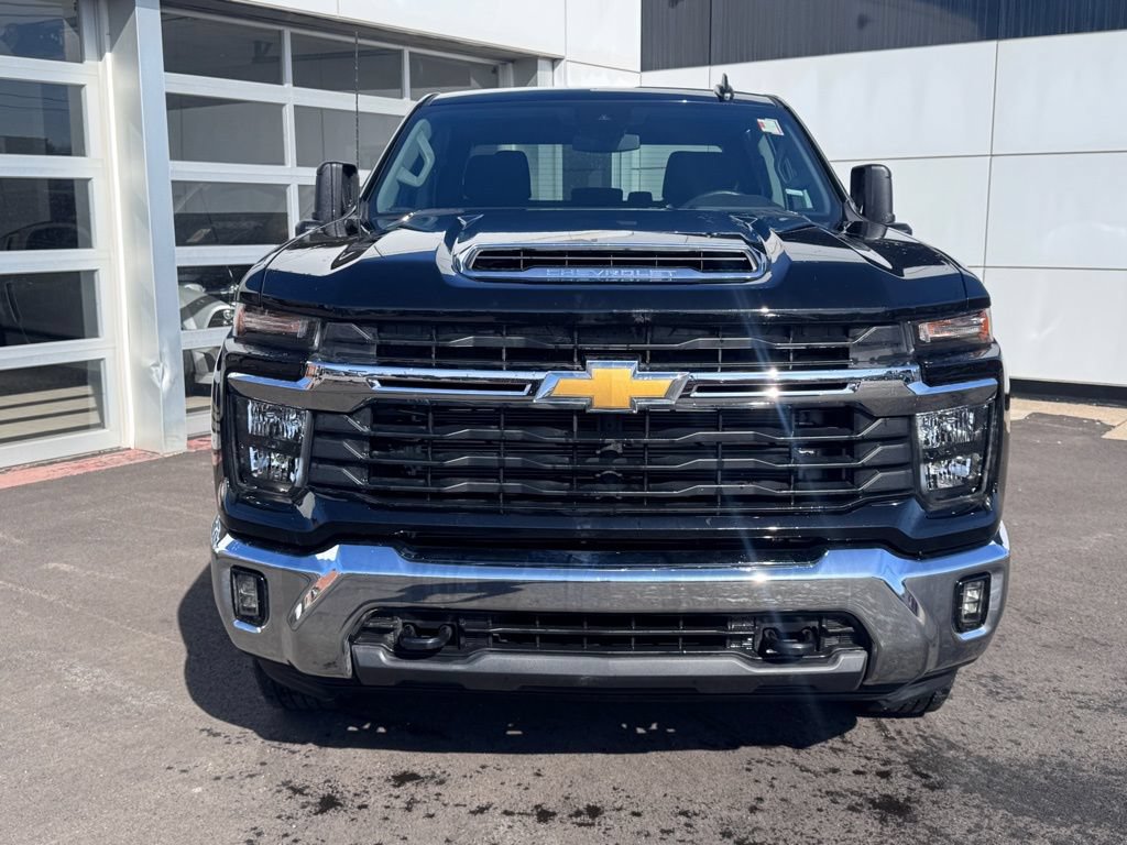 Used 2025 Chevrolet Silverado 2500 LT w/ Convenience Package AWD/4WD image 9