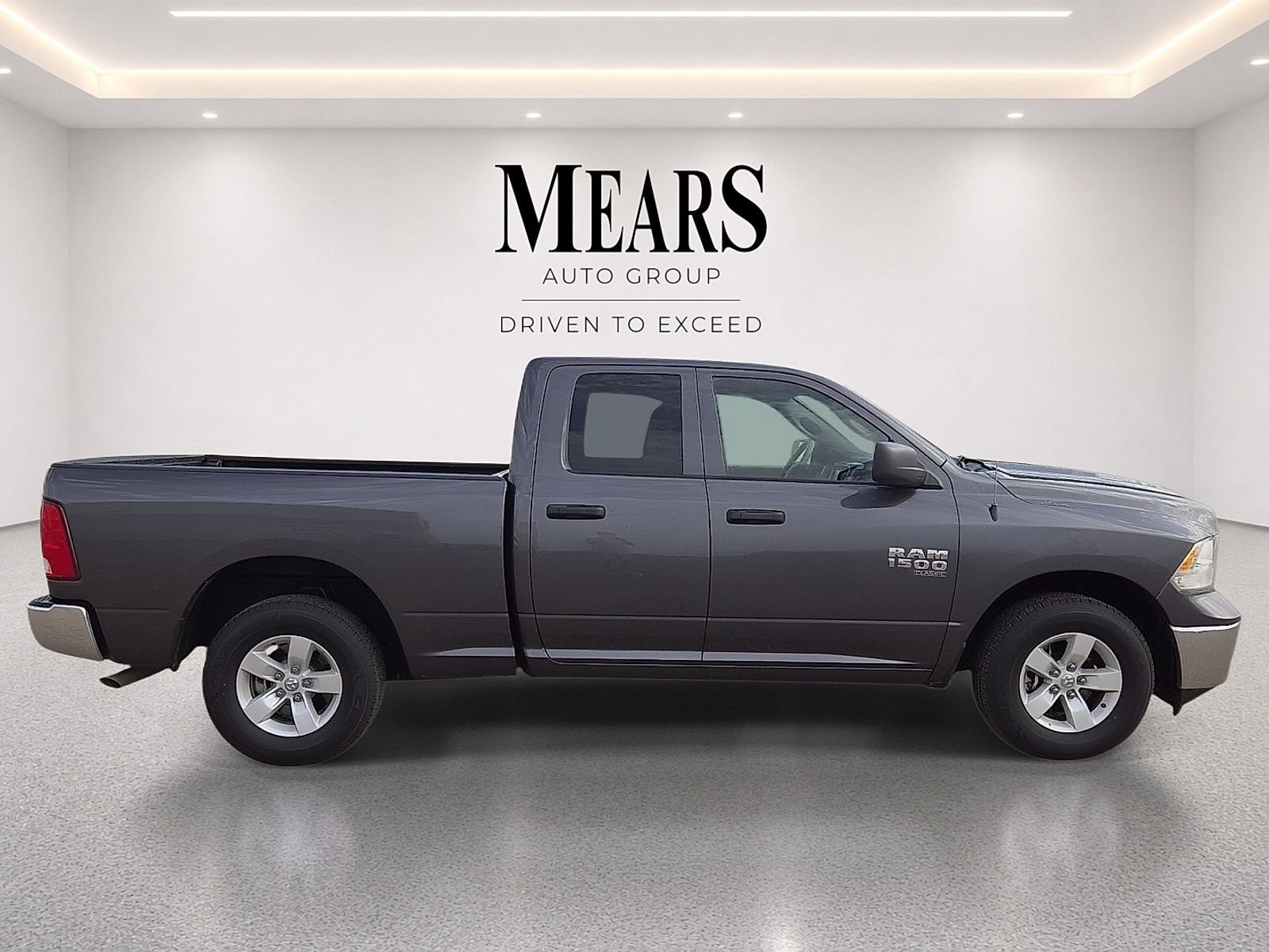 Used 2024 RAM 1500 Classic SLT RWD image 6