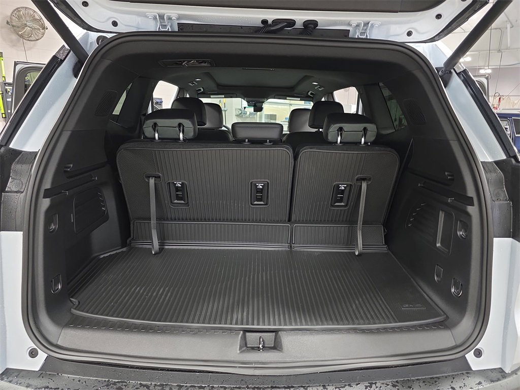 New 2026 GMC Acadia AT4 w/ Luxury Package image 13