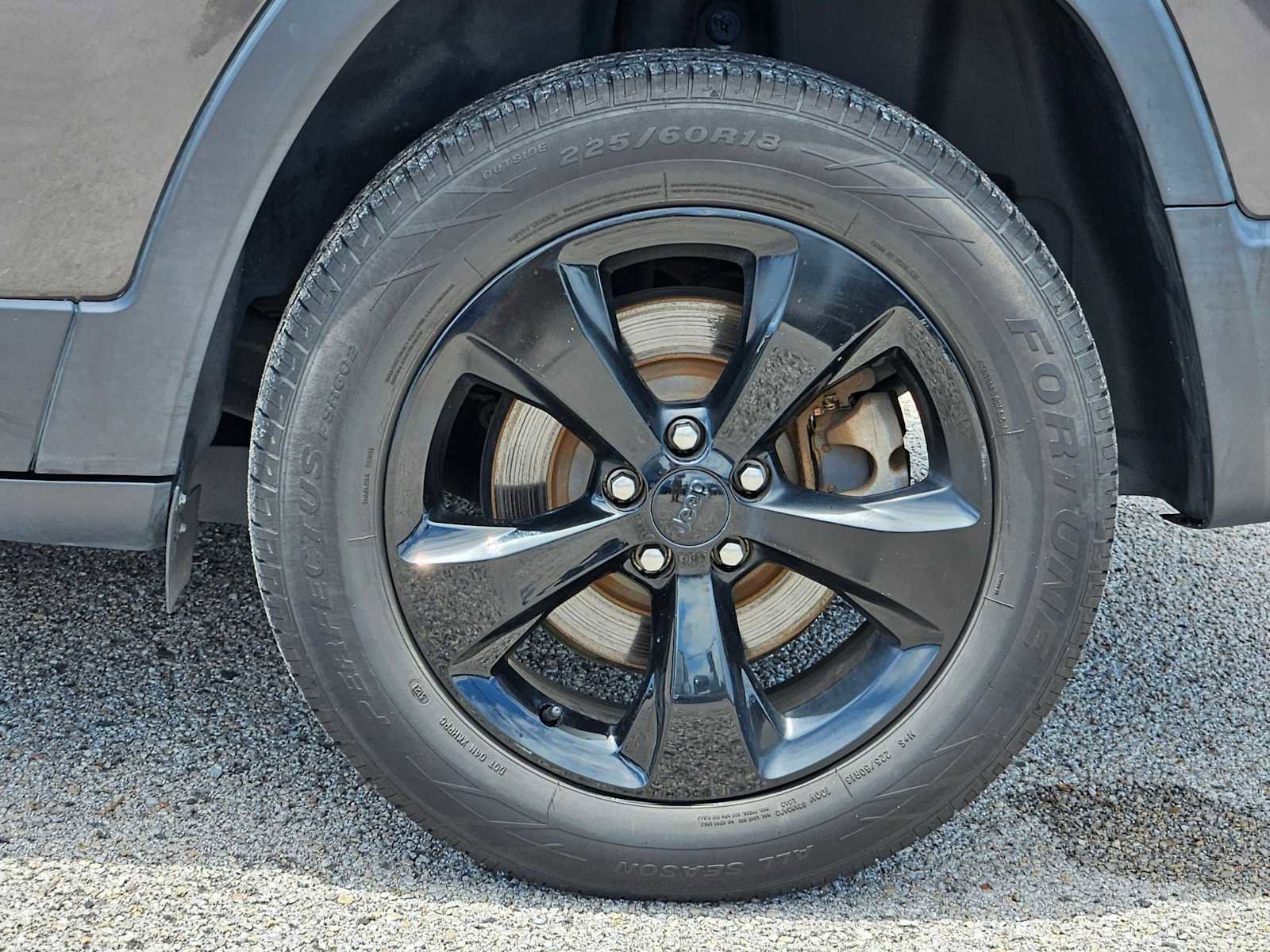 Used 2019 Jeep Cherokee Latitude Plus AWD/4WD image 13