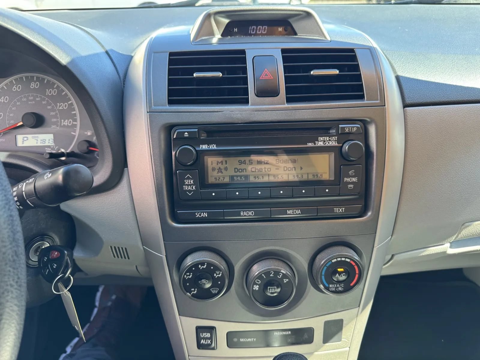 Used 2012 Toyota Corolla LE FWD image 25