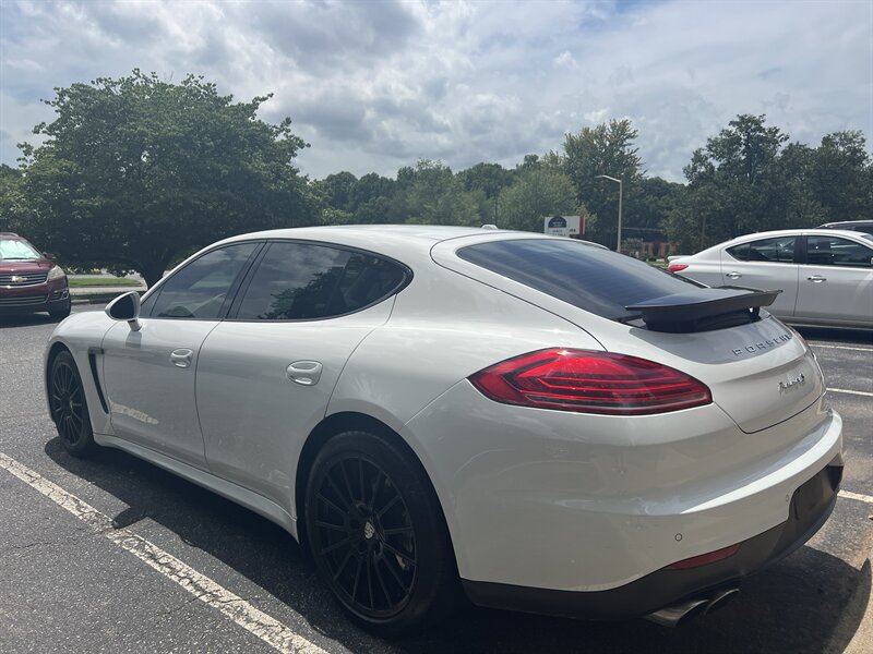Used 2015 Porsche Panamera image 8