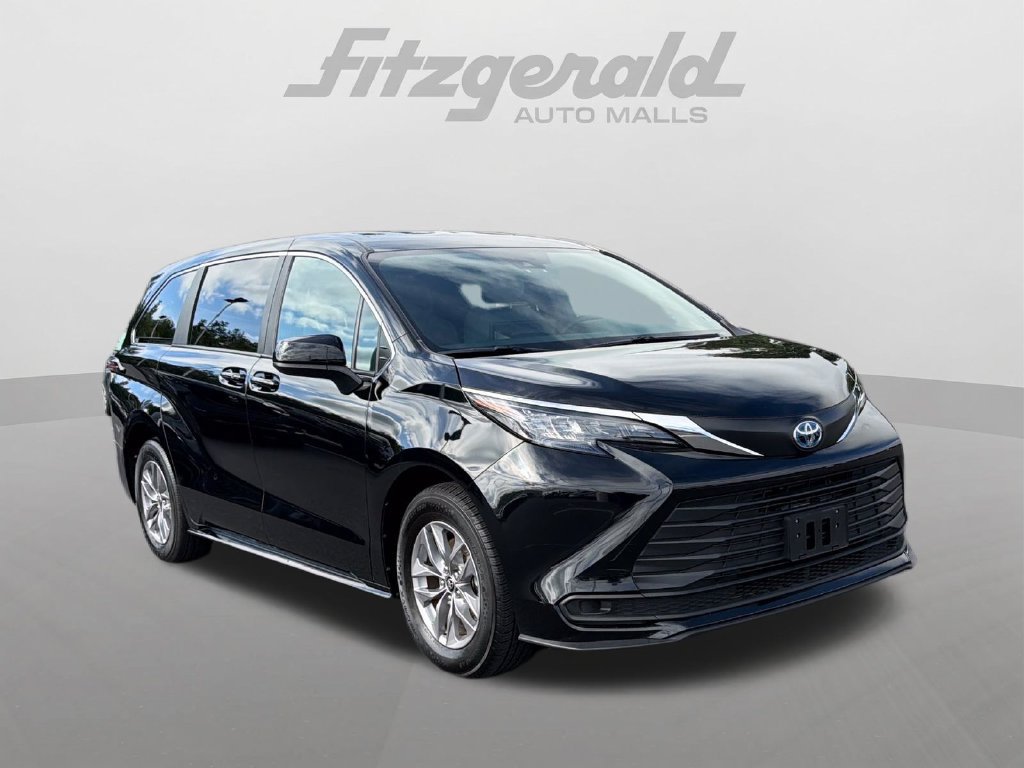 Used 2025 Toyota Sienna LE