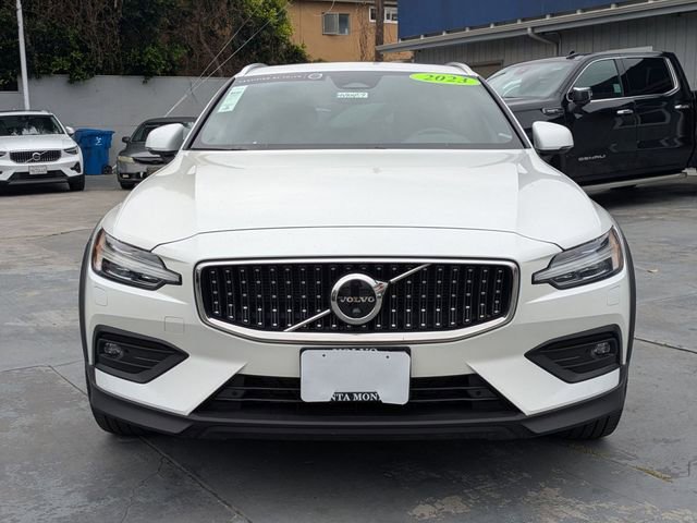 Certified 2023 Volvo V60 B5 Cross Country Plus w/ Climate Package image 8