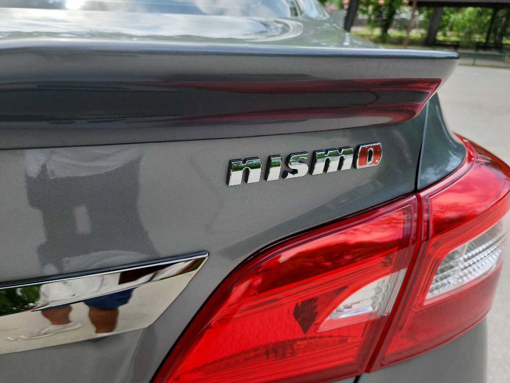 Used 2017 Nissan Sentra NISMO w/ NISMO Premium Package FWD image 9