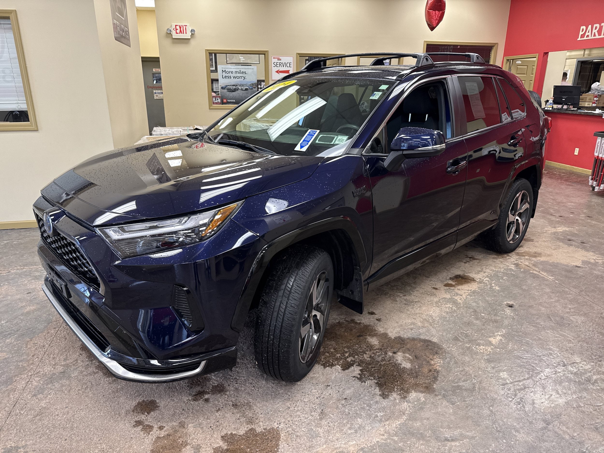 Used 2024 Toyota RAV4 SE w/ Weather & Moonroof Package AWD/4WD image 3