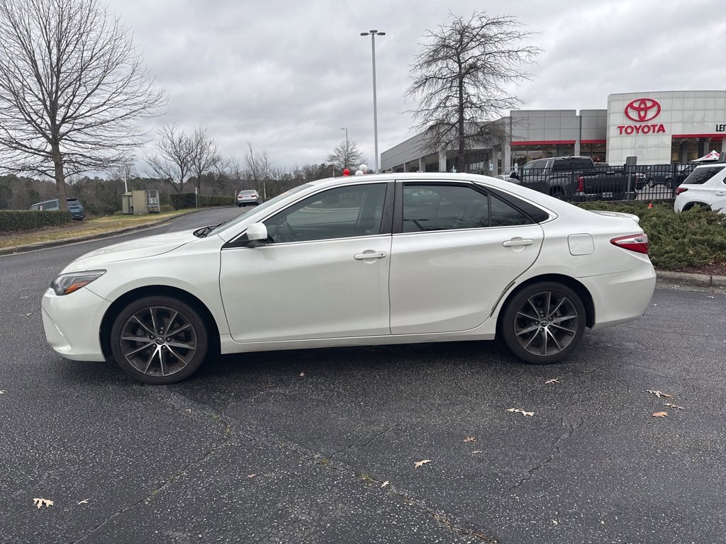 Used 2016 Toyota Camry XSE image 3