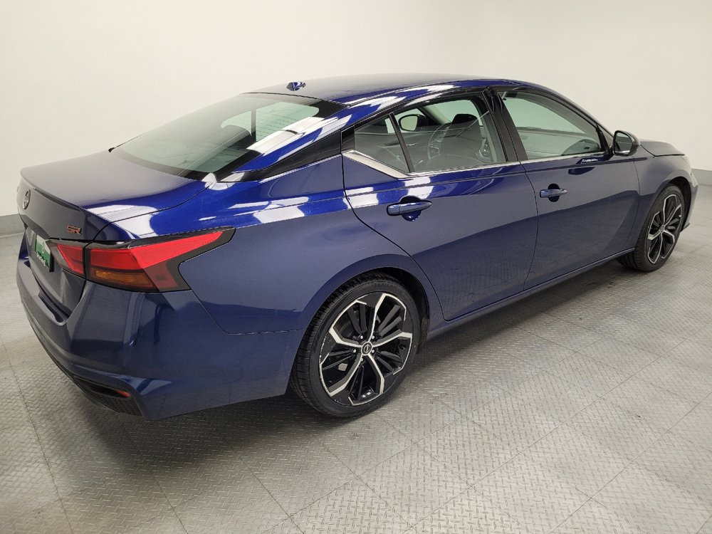 Used 2024 Nissan Altima 2.5 SR FWD image 11