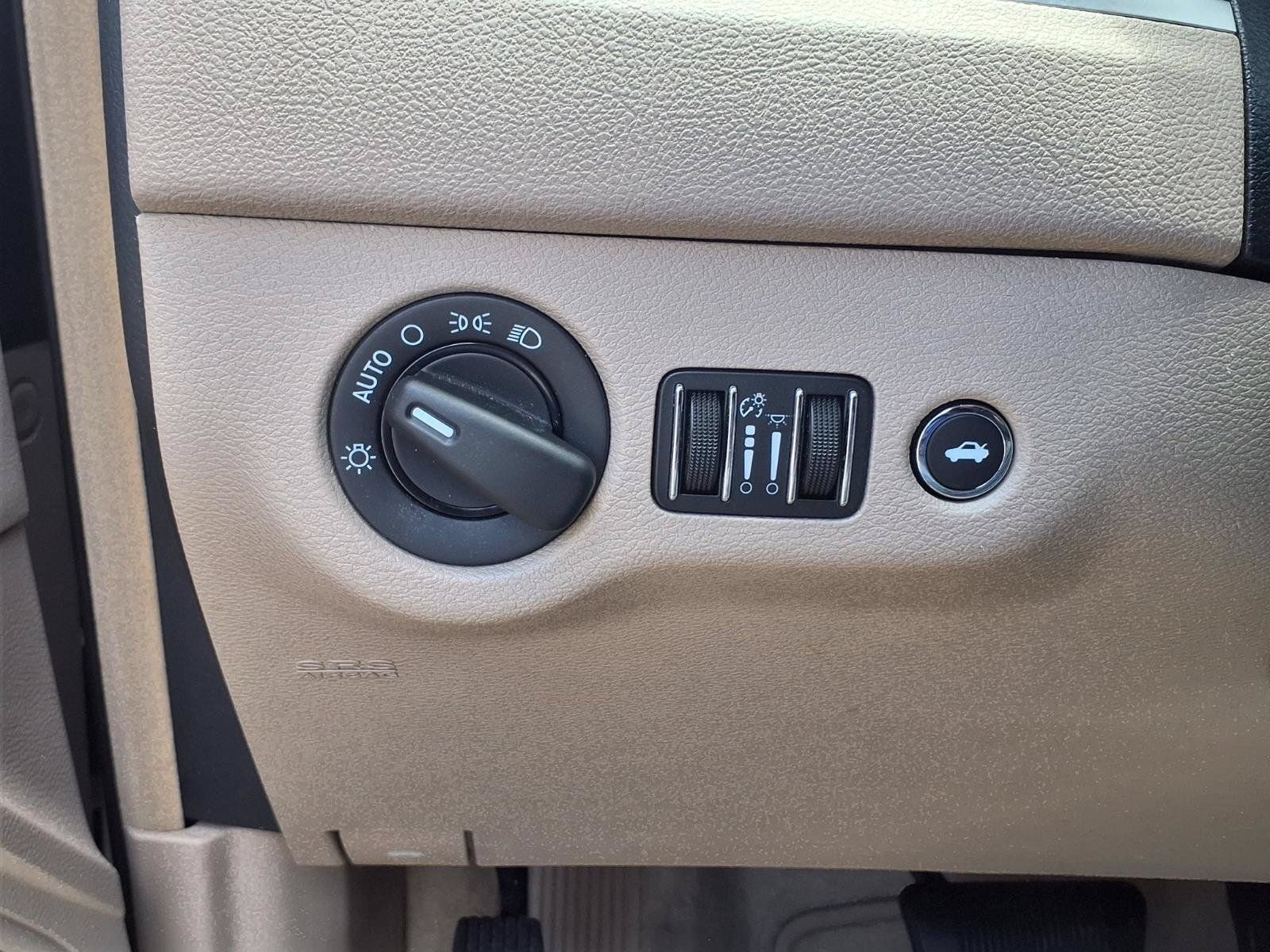 Used 2014 Chrysler 300 RWD image 21
