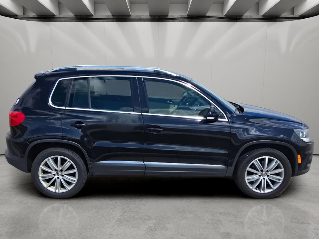 Used 2013 Volkswagen Tiguan SE AWD/4WD image 6