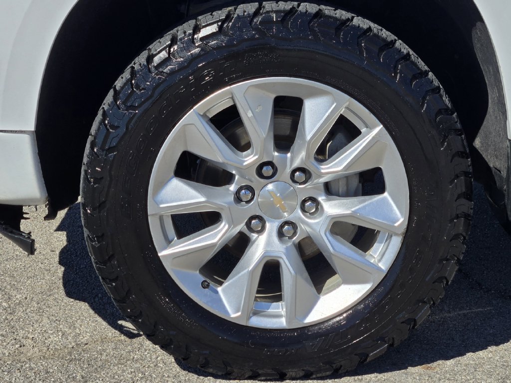 Used 2024 Chevrolet Silverado 1500 Custom AWD/4WD image 12