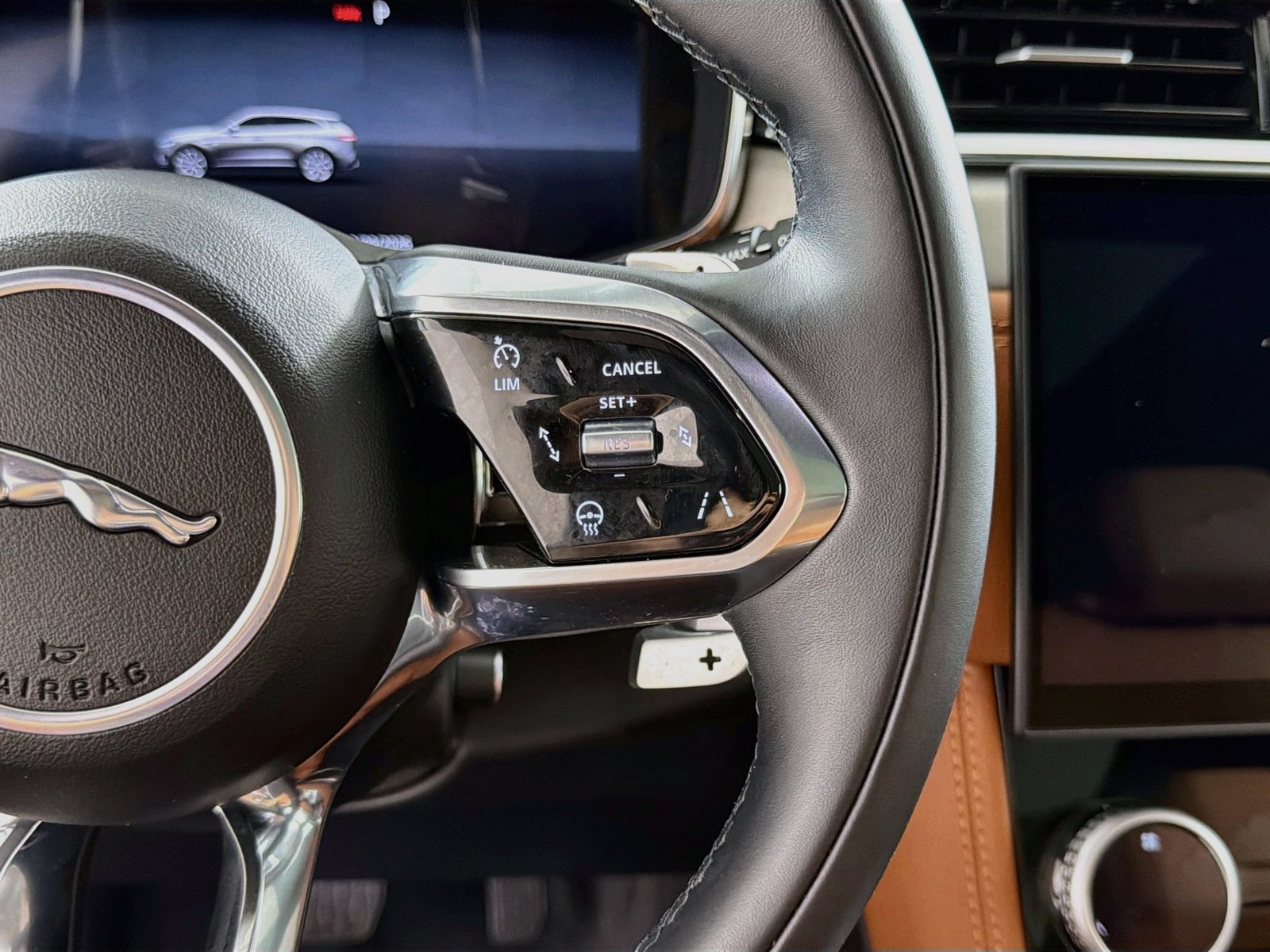 Certified 2026 Jaguar F-PACE R-Dynamic S AWD/4WD image 13
