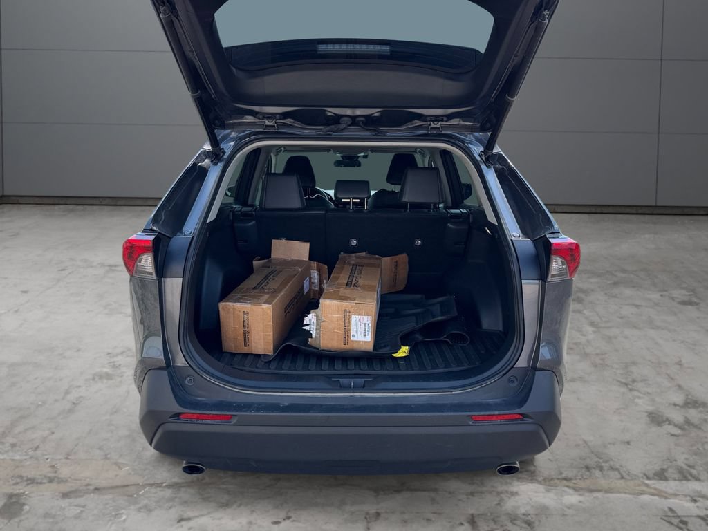 Certified 2022 Toyota RAV4 XLE Premium AWD/4WD image 19