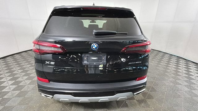 Used 2022 BMW X5 xDrive45e w/ Climate Comfort Package AWD/4WD image 4