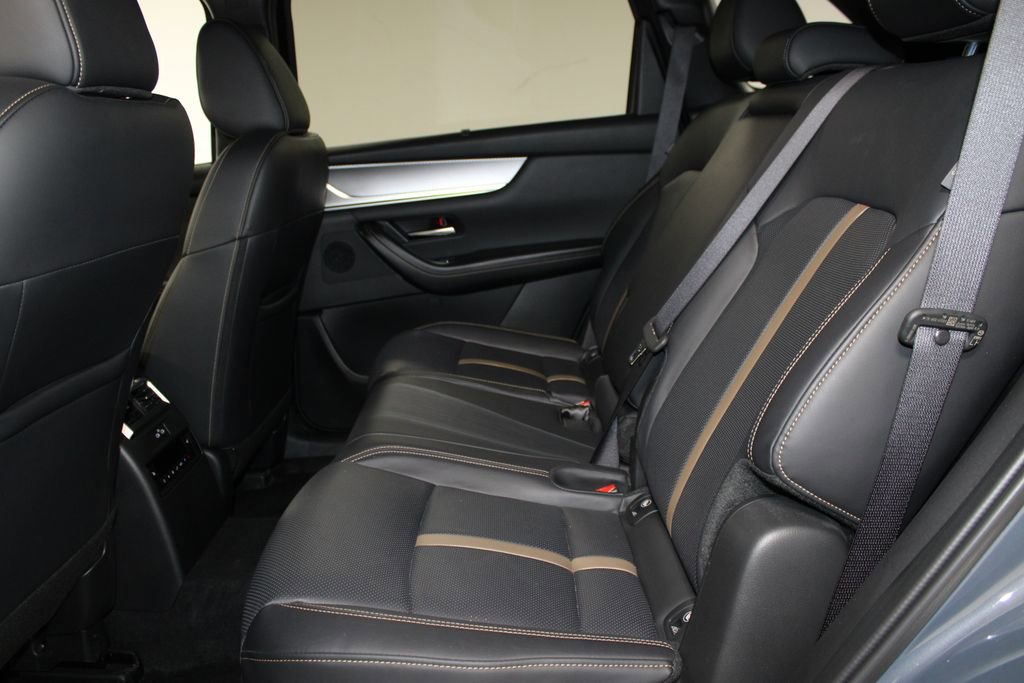 Used 2025 MAZDA CX-70 Plug-In Hybrid w/ Premium Plus AWD/4WD image 16