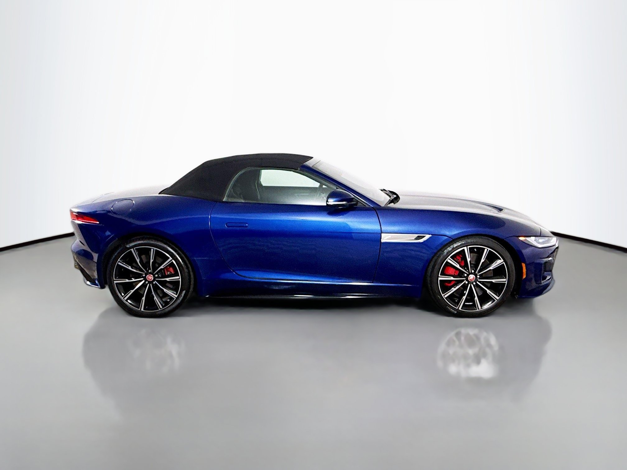 Used 2021 Jaguar F-TYPE R AWD/4WD image 11