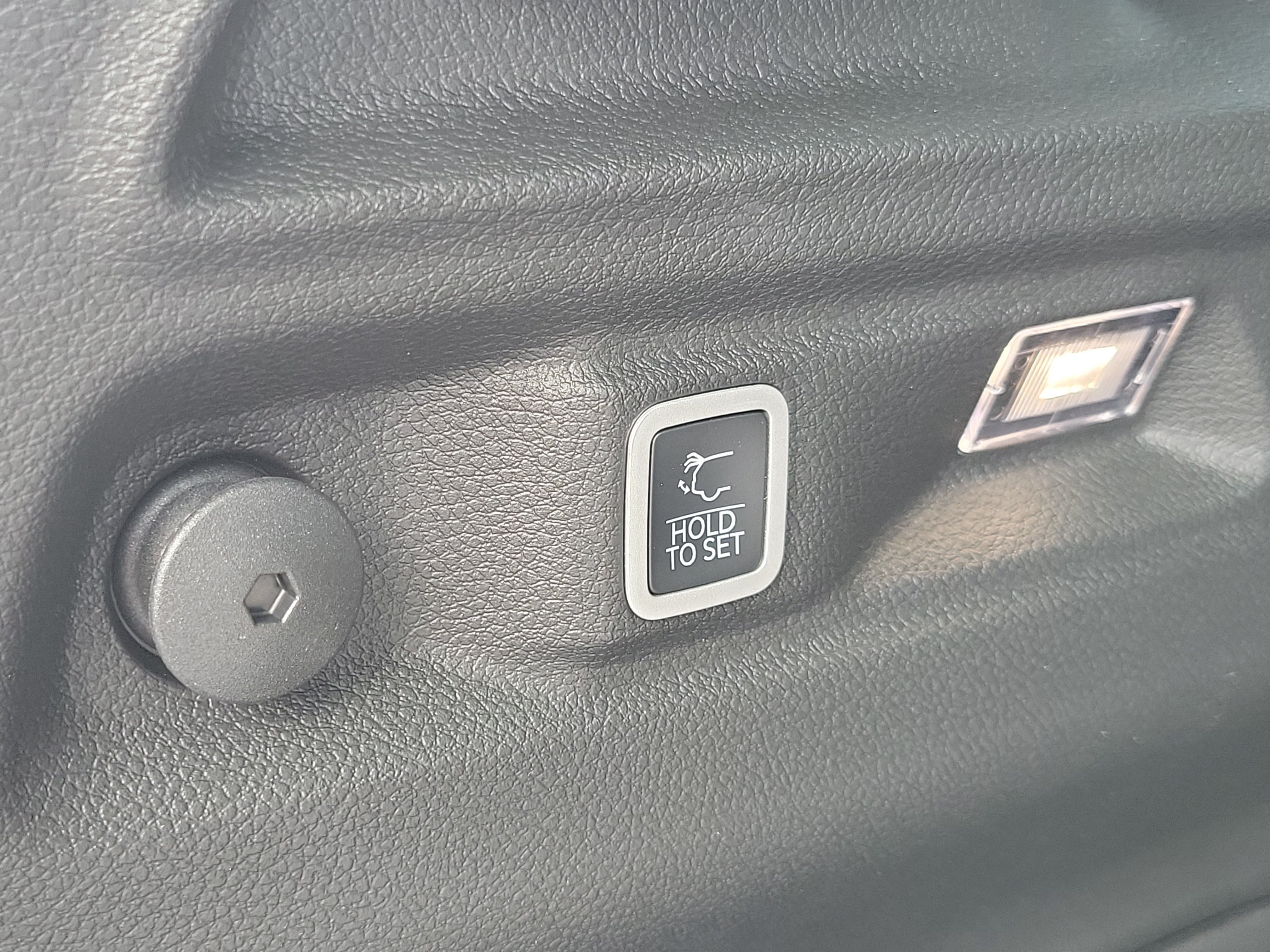 New 2027 Jeep Grand Cherokee L Limited RWD image 10