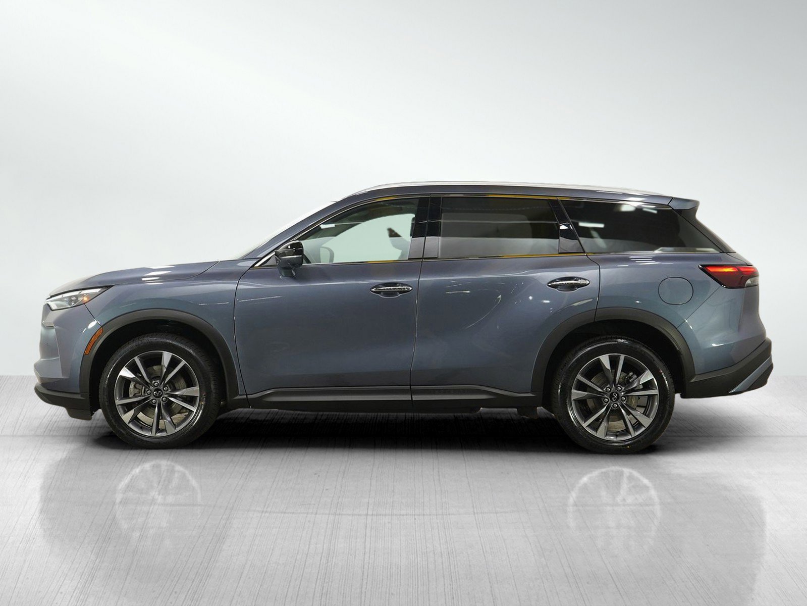 Used 2024 INFINITI QX60 Luxe AWD/4WD image 2