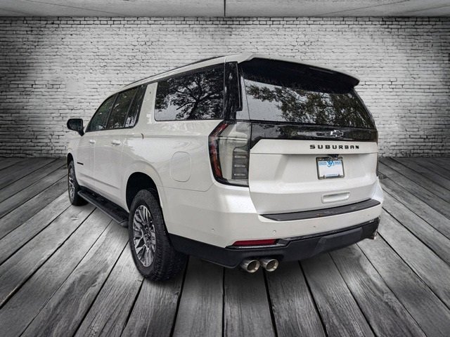 Used 2025 Chevrolet Suburban Z71 w/ Comfort Package image 8