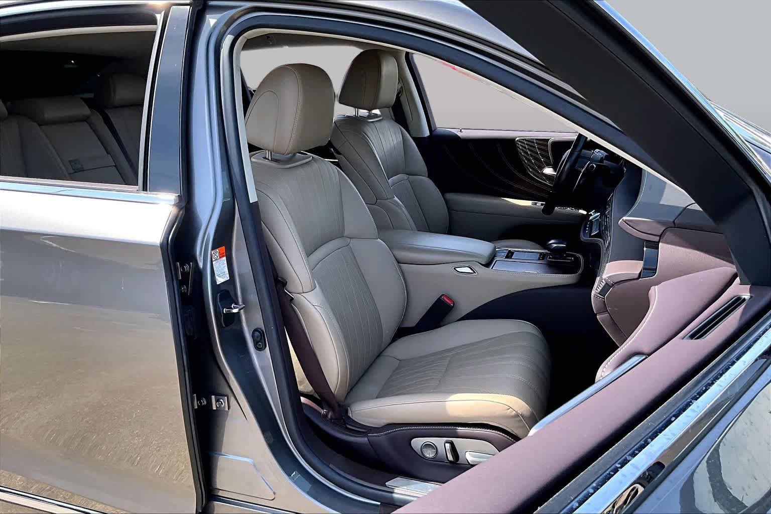 Used 2020 Lexus LS 500 w/ Interior Upgrade Package RWD image 9
