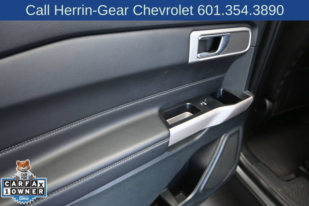 Used 2023 Ford Explorer XLT w/ Equipment Group 202A AWD/4WD image 15