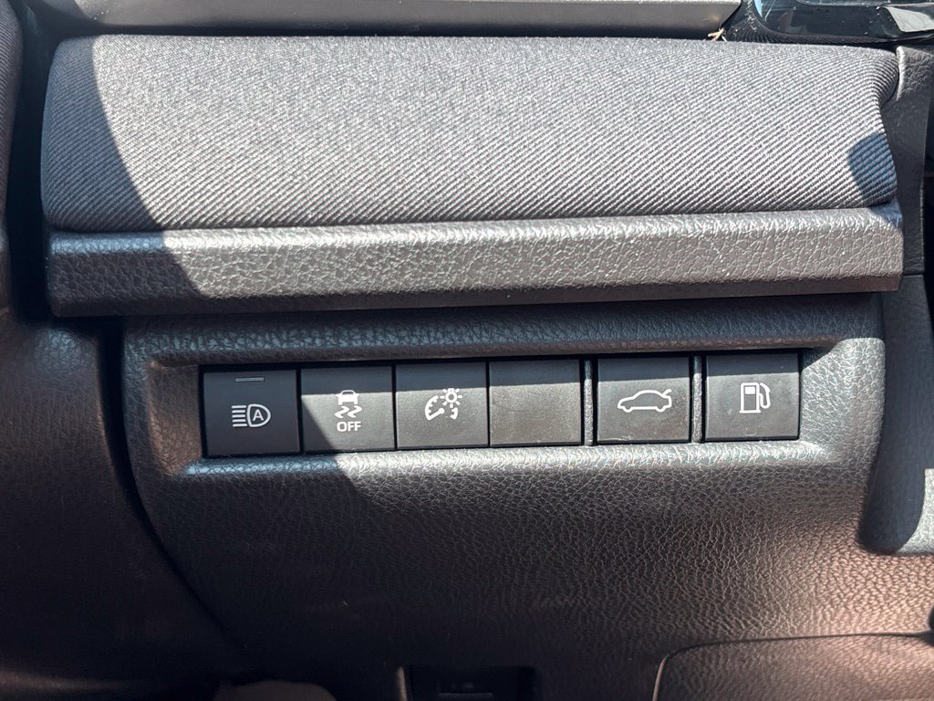Used 2025 Toyota Camry LE w/ Convenience Package FWD image 25