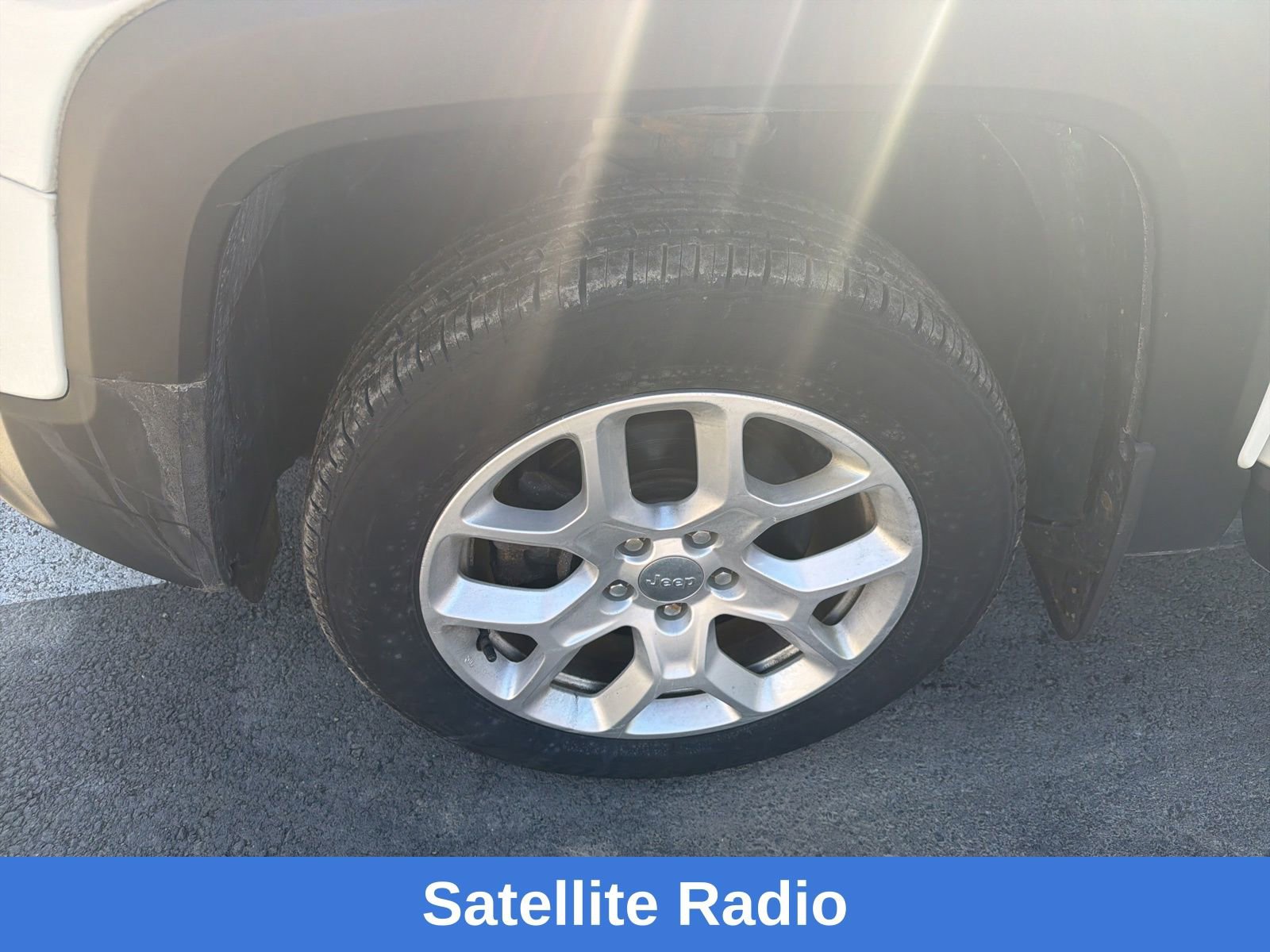 Used 2017 Jeep Renegade Latitude image 11