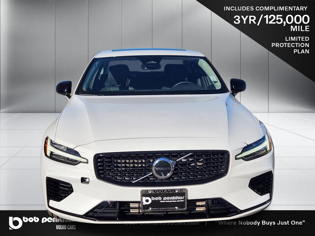 Used 2025 Volvo S60 T8 Plus image 22
