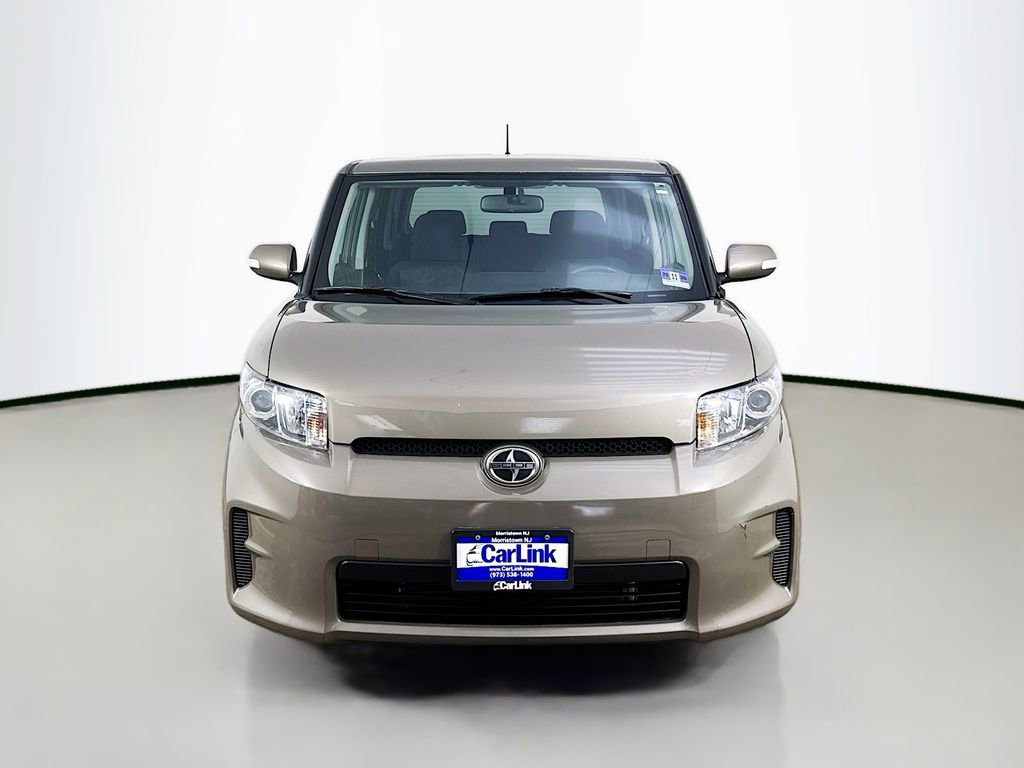 Used 2012 Scion xB FWD image 2