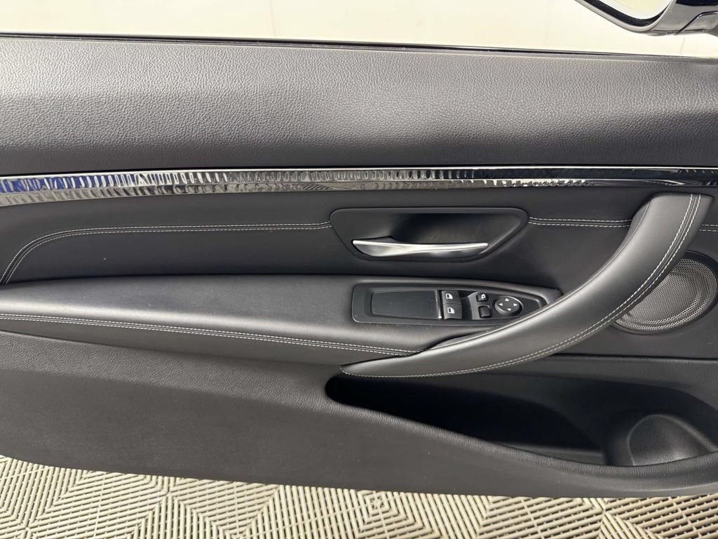 Used 2018 BMW M4 Coupe RWD image 17