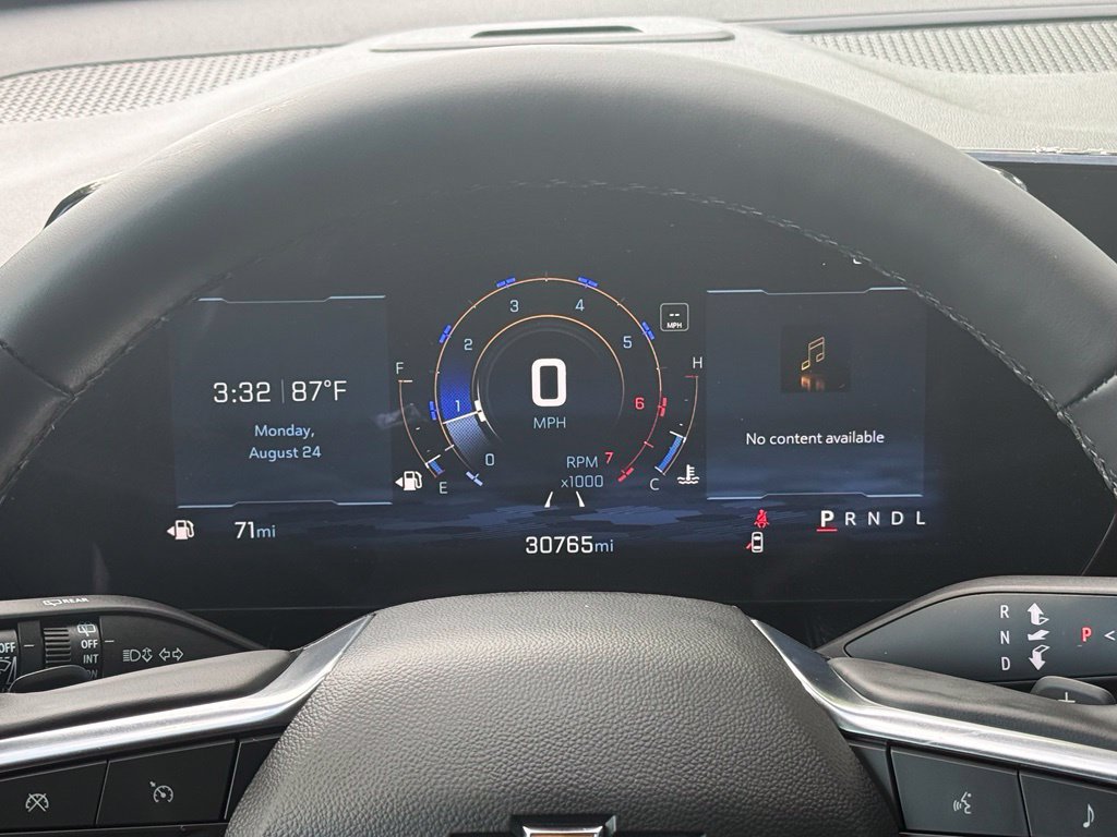Used 2025 Chevrolet Equinox LT w/ Safety and Technology Package FWD image 17