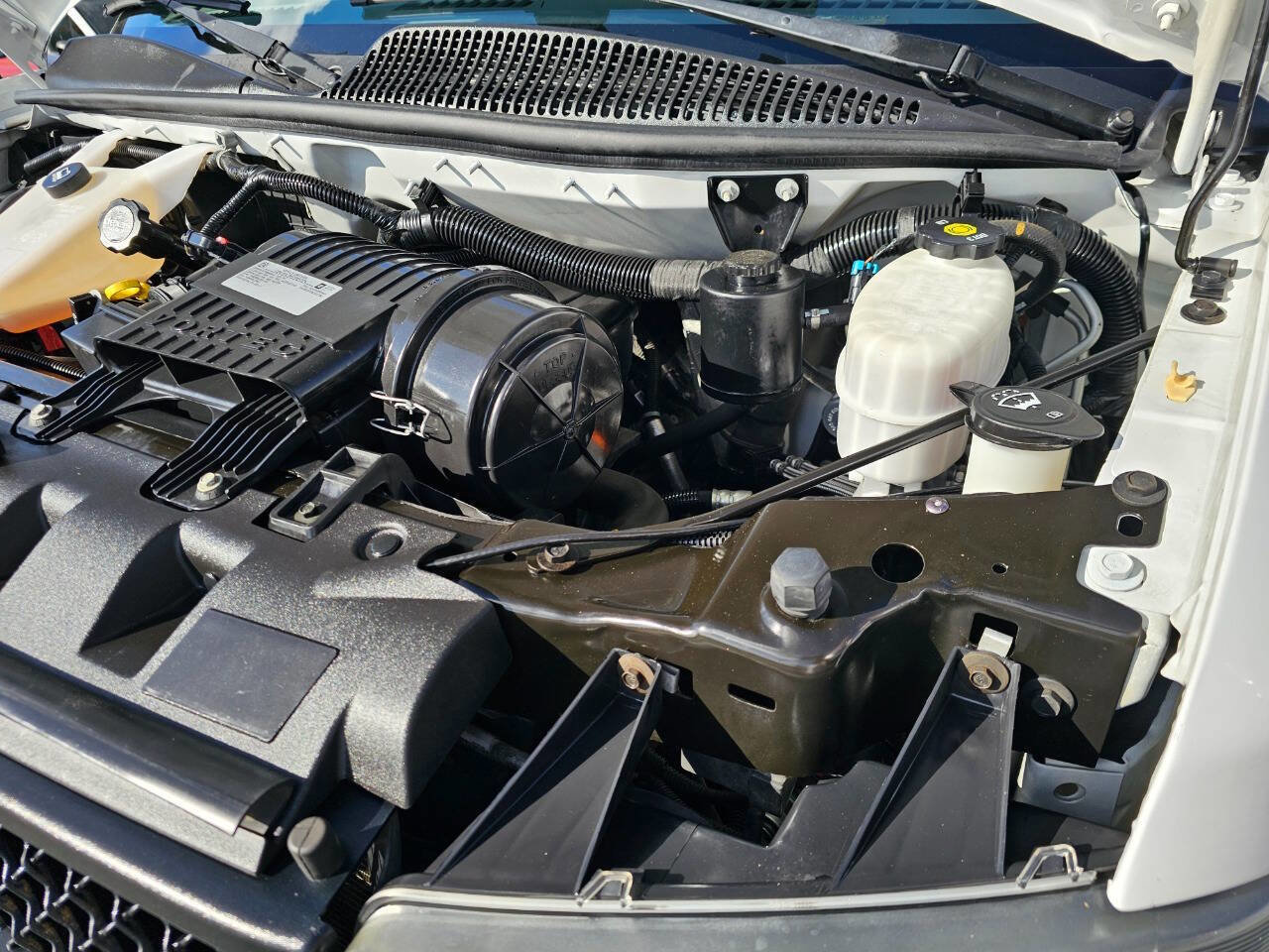 Used 2019 Chevrolet Express 2500 image 22