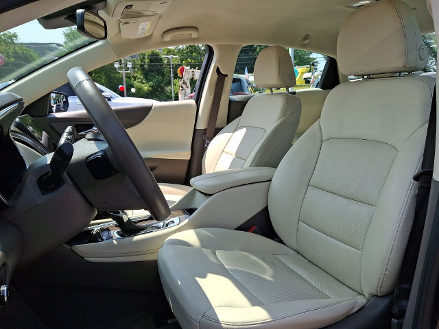 Used 2023 Chevrolet Malibu LT FWD image 13
