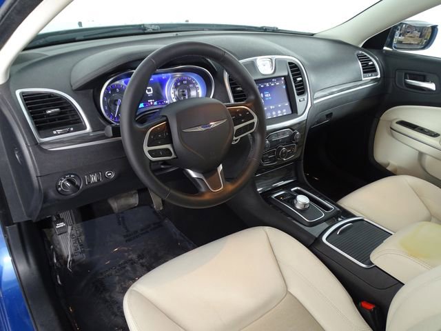 Used 2022 Chrysler 300 Touring w/ Sport Appearance Package image 22