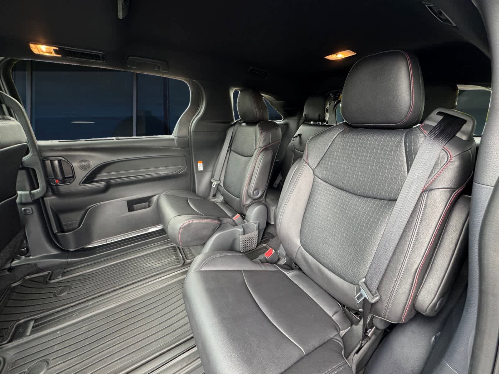Used 2026 Toyota Sienna XSE AWD/4WD image 16