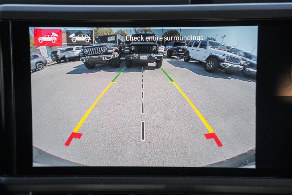 New 2025 Jeep Wrangler Unlimited Sahara w/ Technology Group AWD/4WD image 37