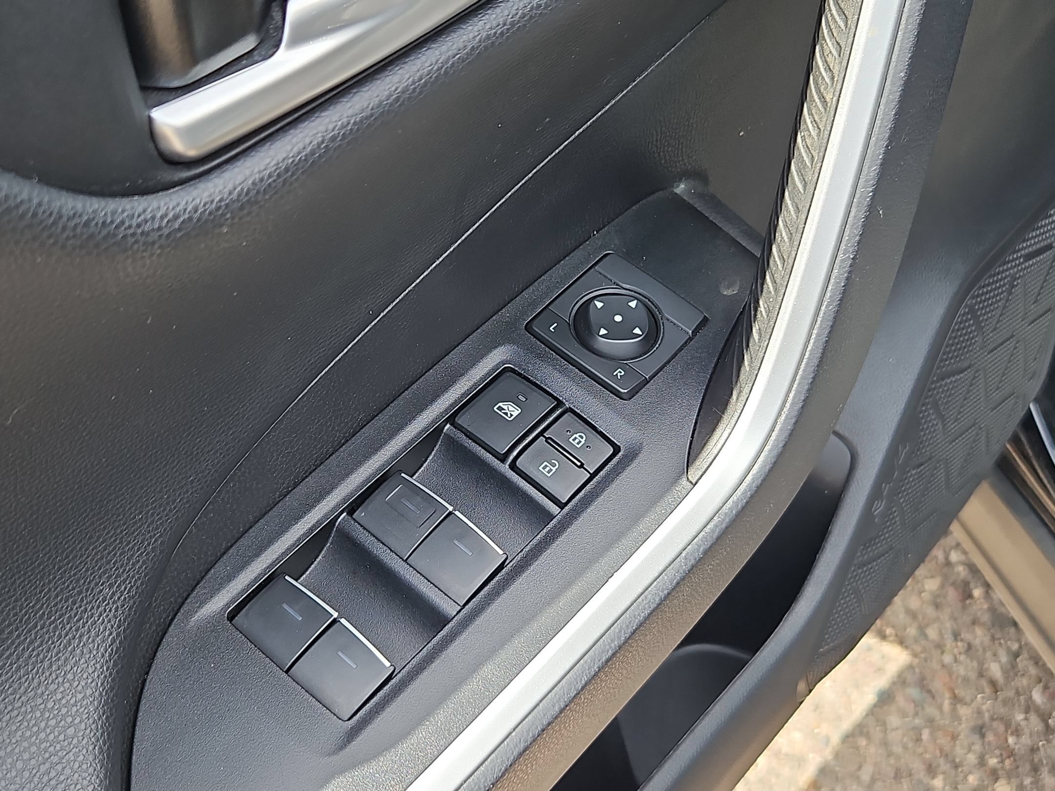 Used 2025 Toyota RAV4 Limited w/ Advanced Technology Package FWD image 12